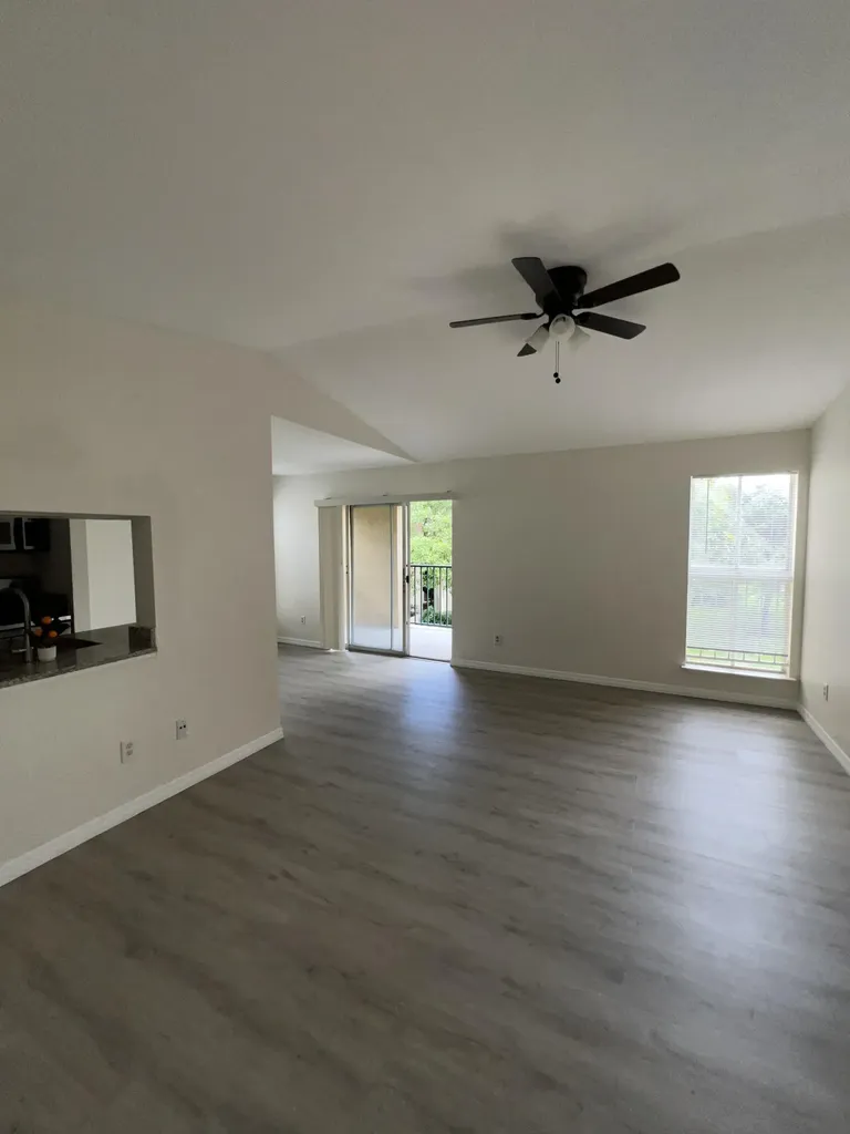 899 Riverside Drive Coral Springs FL 33071