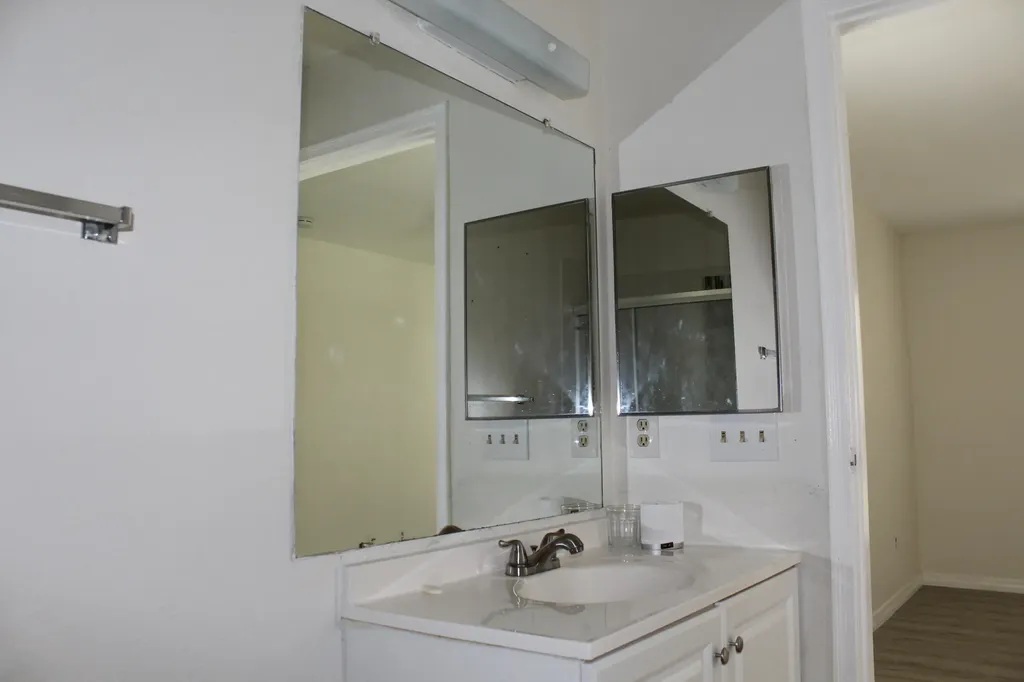 899 Riverside Drive Coral Springs FL 33071