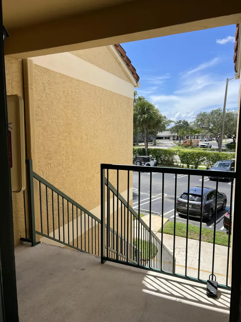899 Riverside Drive Coral Springs FL 33071
