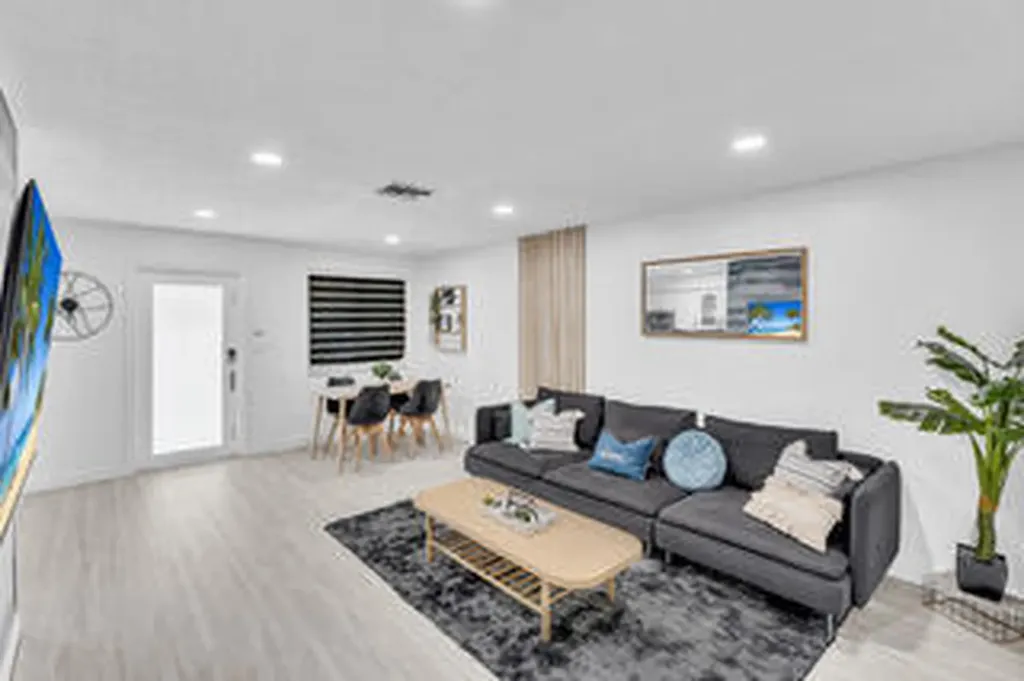 2747 Griffin Road Fort Lauderdale FL 33312