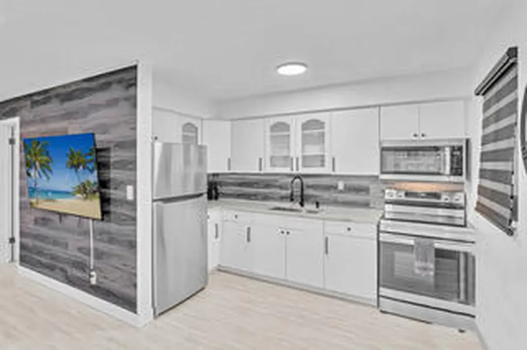 2747 Griffin Road Fort Lauderdale FL 33312