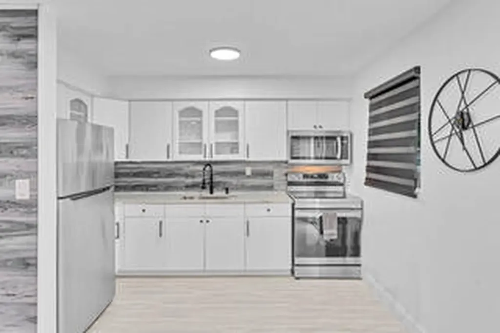 2747 Griffin Road Fort Lauderdale FL 33312