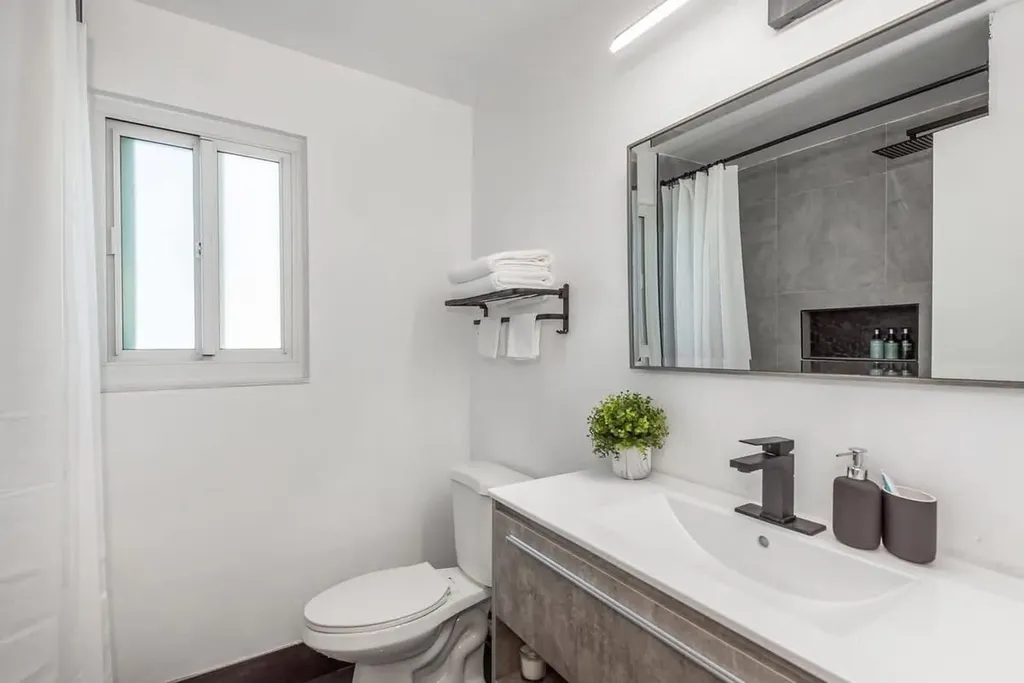 2747 Griffin Road Fort Lauderdale FL 33312