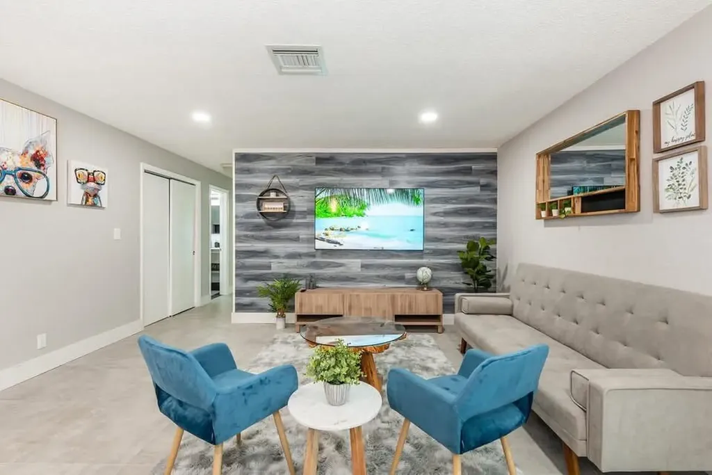 2747 Griffin Road Fort Lauderdale FL 33312