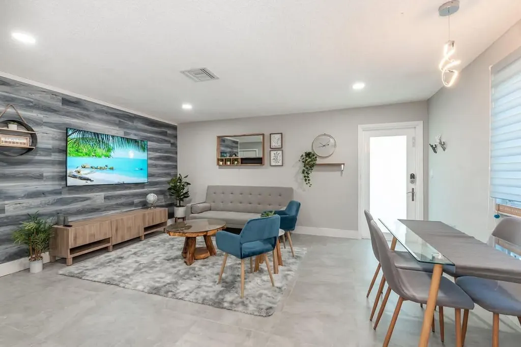 2747 Griffin Road Fort Lauderdale FL 33312