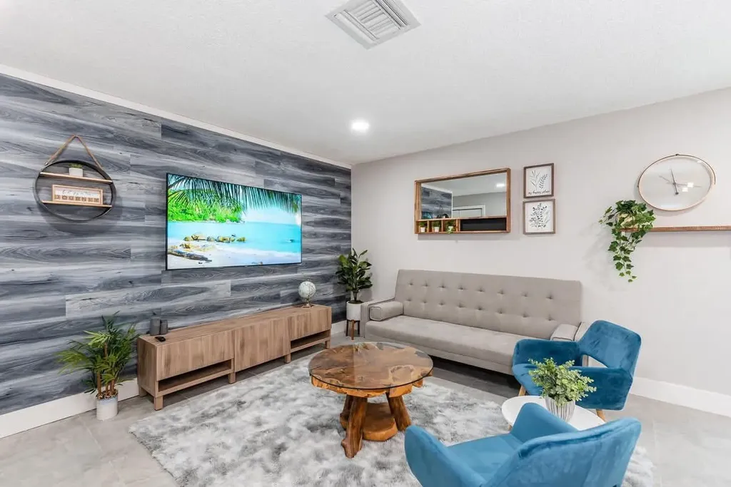 2747 Griffin Road Fort Lauderdale FL 33312