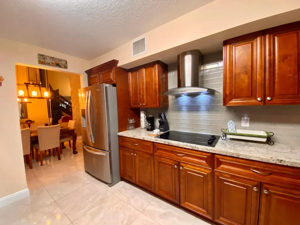 1996 Lake Breeze Court Wellington FL 33414