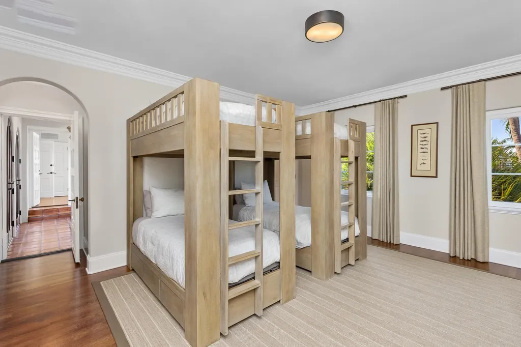 115 Via La Selva Palm Beach FL 33480
