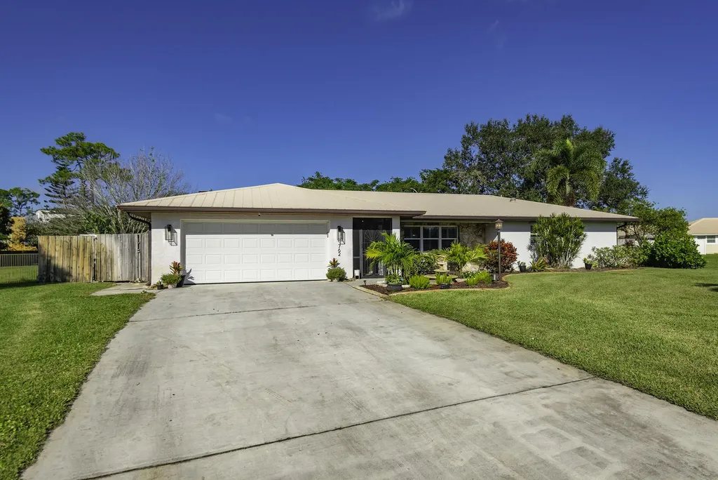 762 SE River Lane Port St Lucie FL 34983