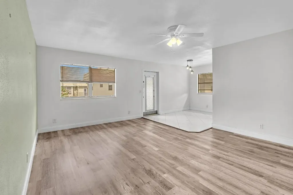 365 Flanders Delray Beach FL 33484