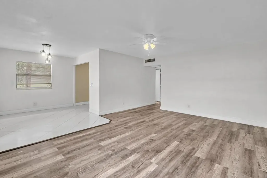 365 Flanders Delray Beach FL 33484