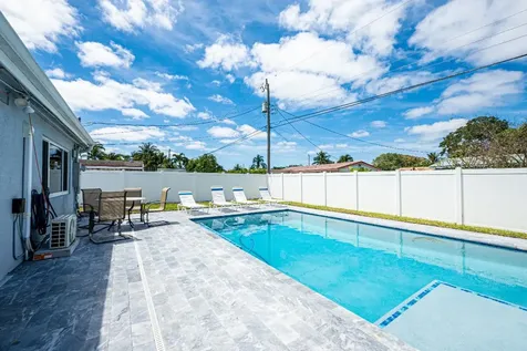 137 NW 7th Street Boca Raton FL 33432