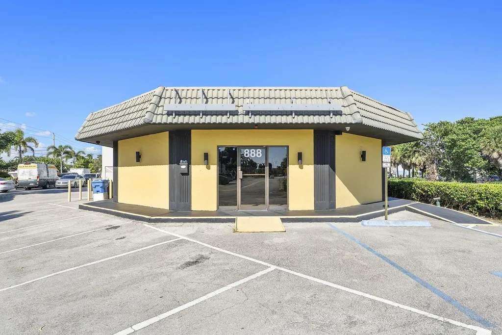 888 E Coast Avenue Lantana FL 33462