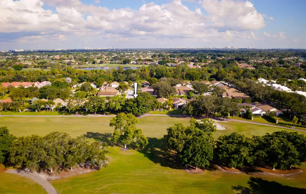 48 Ironwood Way N Palm Beach Gardens FL 33418