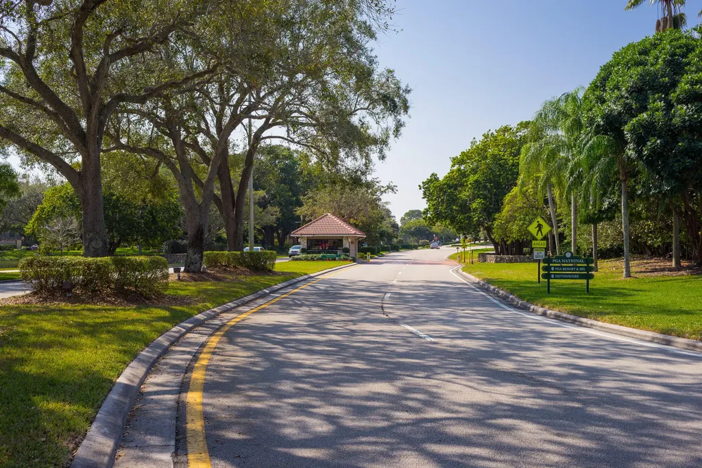 48 Ironwood Way N Palm Beach Gardens FL 33418