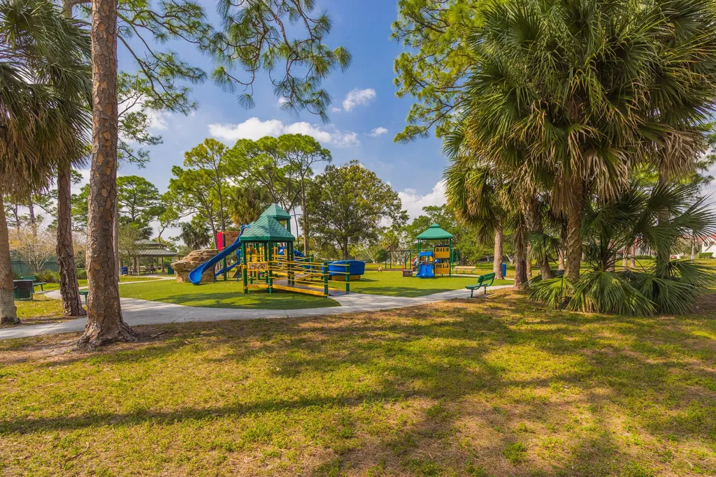48 Ironwood Way N Palm Beach Gardens FL 33418