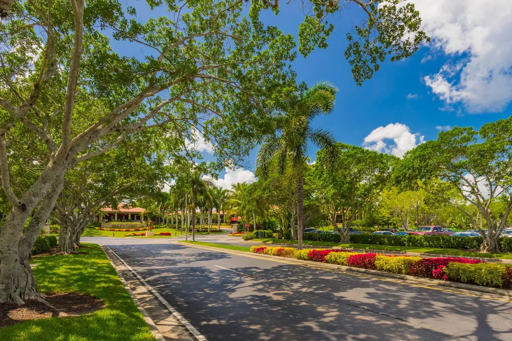 48 Ironwood Way N Palm Beach Gardens FL 33418