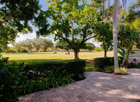 48 Ironwood Way N Palm Beach Gardens FL 33418
