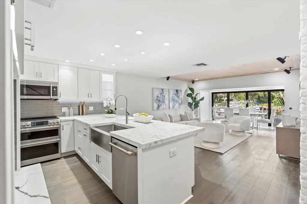 2359 Treasure Isle Drive Palm Beach Gardens FL 33410