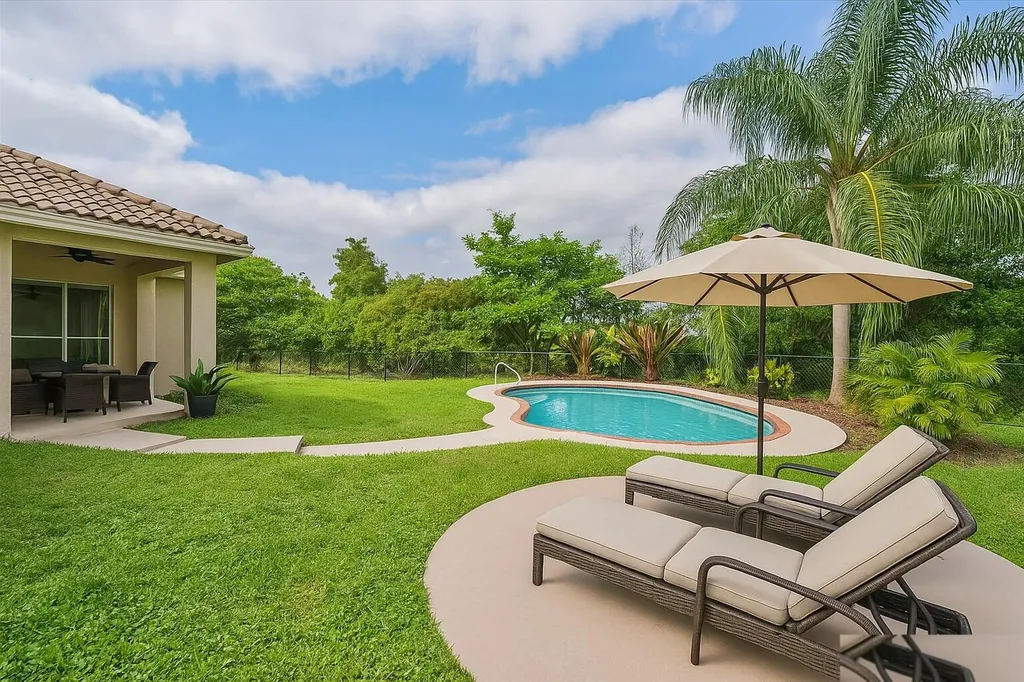 8671 155th Place N Palm Beach Gardens FL 33418
