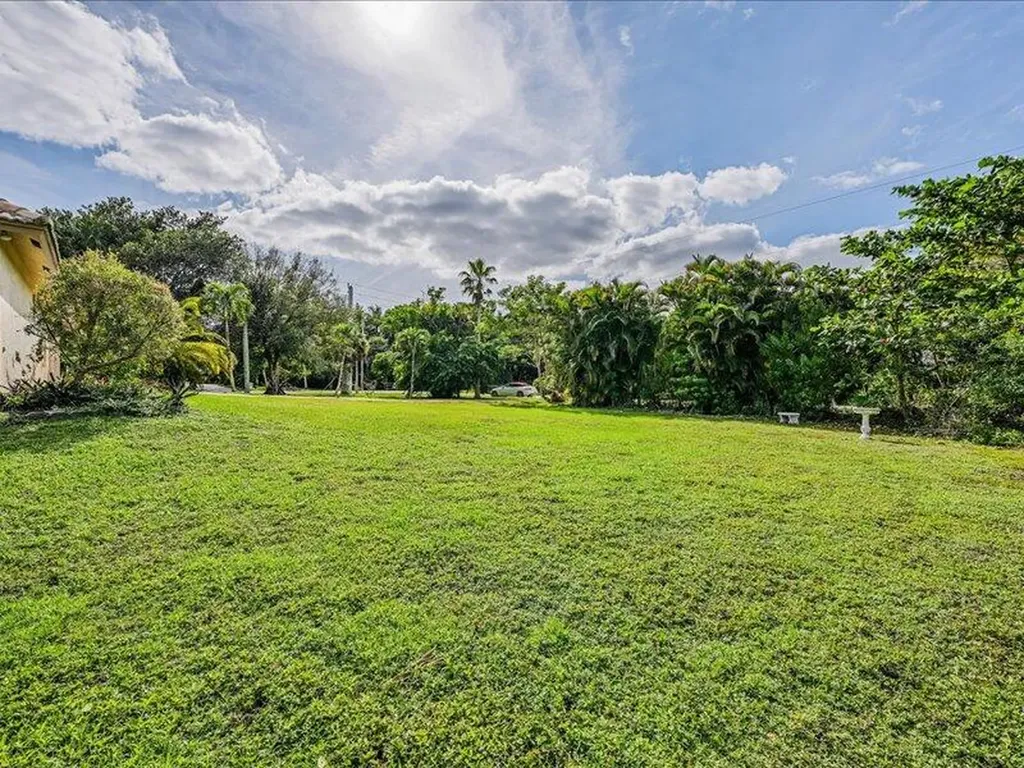 8671 155th Place N Palm Beach Gardens FL 33418