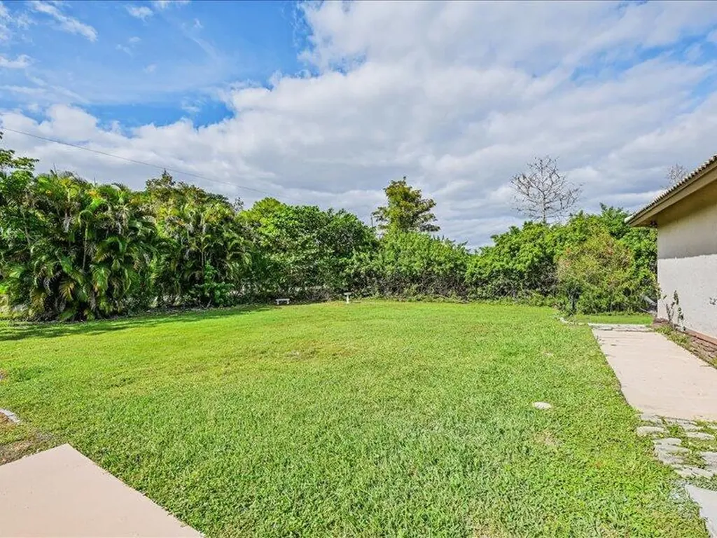 8671 155th Place N Palm Beach Gardens FL 33418
