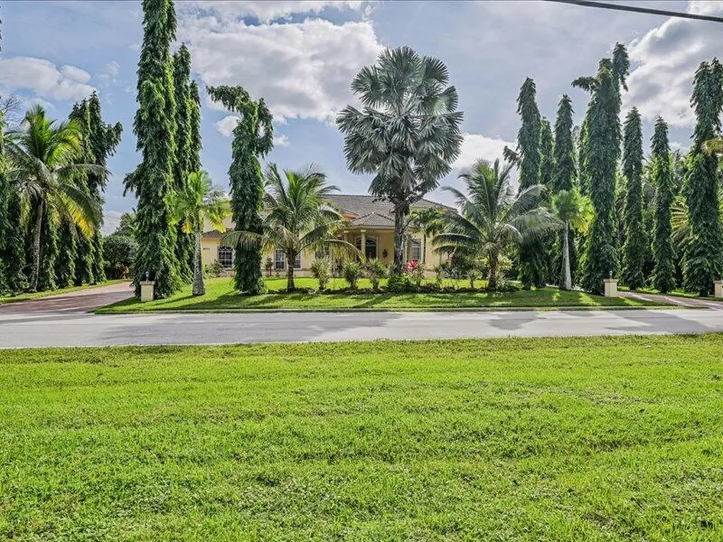 8671 155th Place N Palm Beach Gardens FL 33418