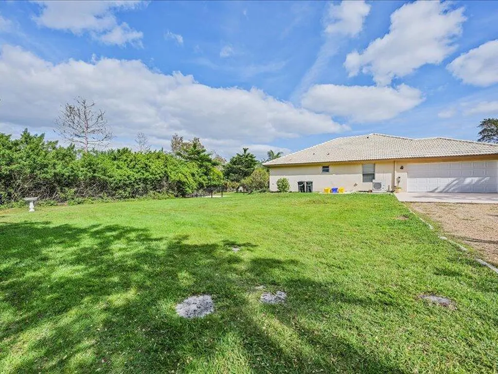 8671 155th Place N Palm Beach Gardens FL 33418