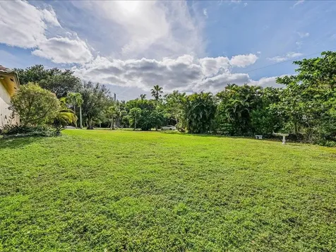 8671 155th Place N Palm Beach Gardens FL 33418