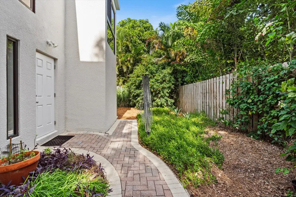 815 Tangerine Way Delray Beach FL 33483