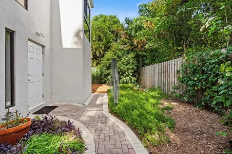 815 Tangerine Way Delray Beach FL 33483