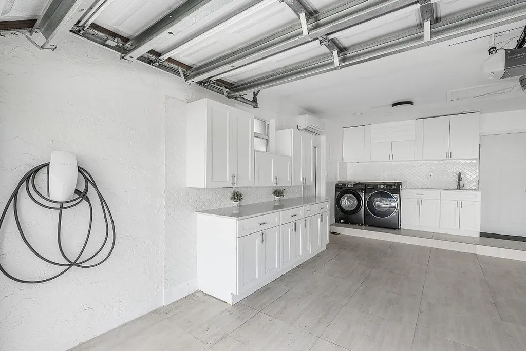 124 Oregon Lane Boca Raton FL 33487