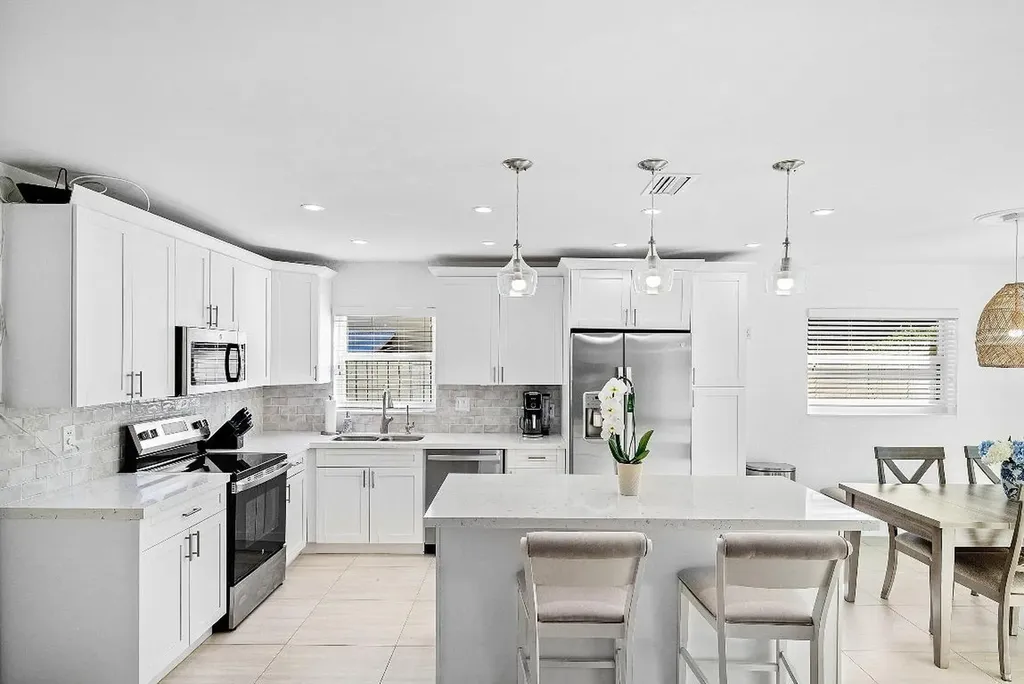 124 Oregon Lane Boca Raton FL 33487