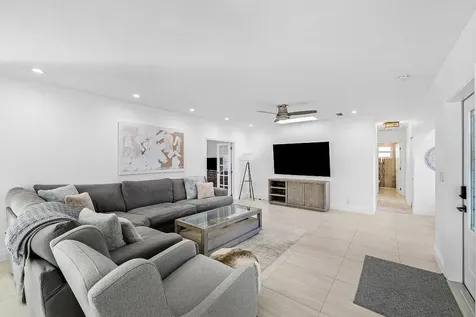 124 Oregon Lane Boca Raton FL 33487