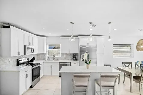 124 Oregon Lane Boca Raton FL 33487