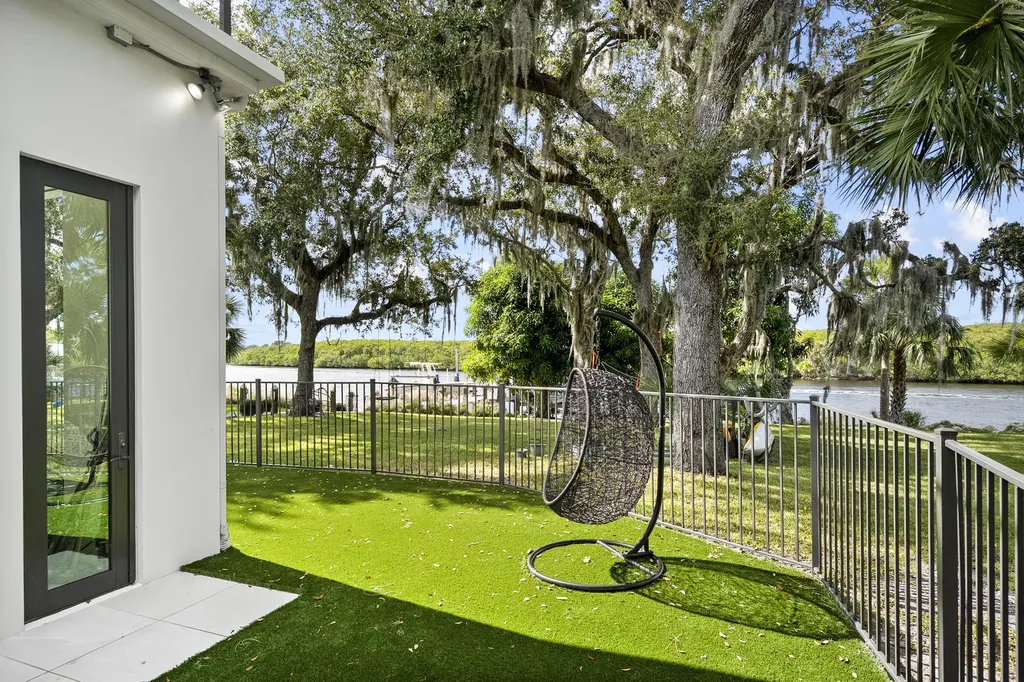 178 SE Via Lago Garda Port St Lucie FL 34952