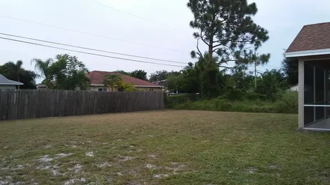 832 SW Duncan Terrace Port St Lucie FL 34953