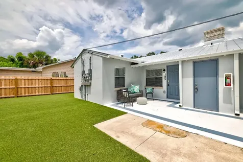 125 S 10th Street Fort Pierce FL 34950