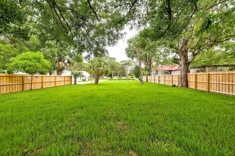 125 S 10th Street Fort Pierce FL 34950
