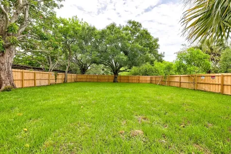 125 S 10th Street Fort Pierce FL 34950