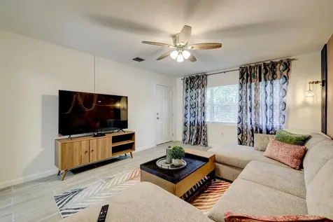 125 S 10th Street Fort Pierce FL 34950