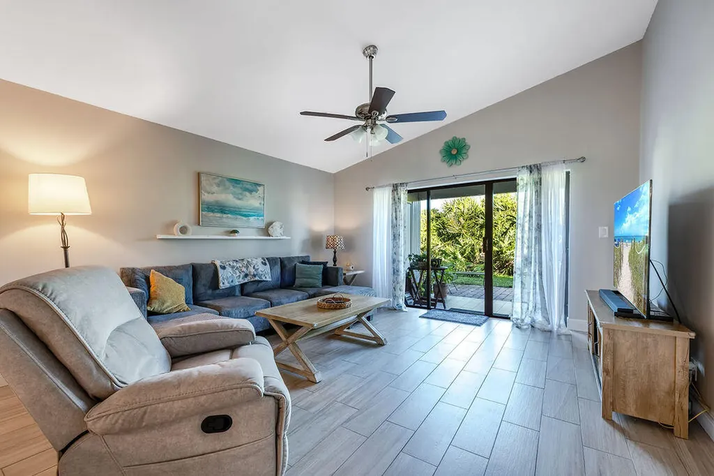 4143 Palm Forest Drive N Delray Beach FL 33445