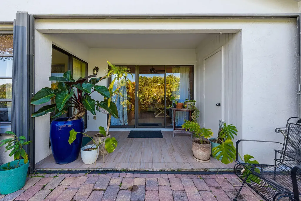 4143 Palm Forest Drive N Delray Beach FL 33445