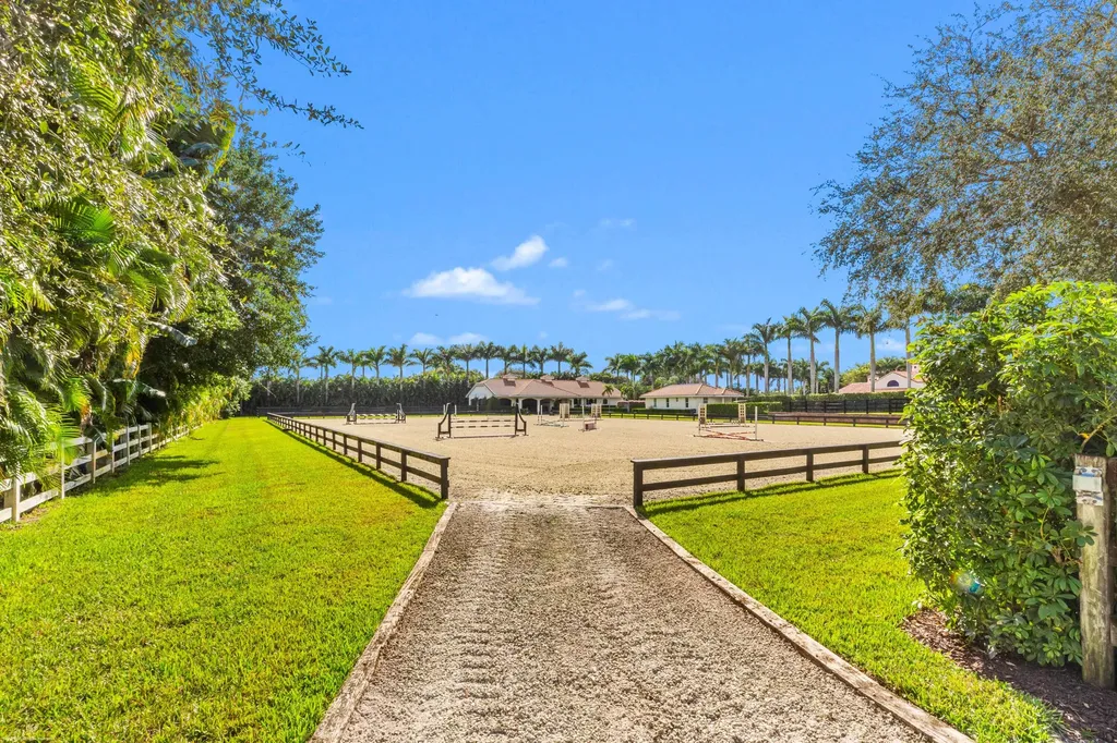 2312 Appaloosa Trail Wellington FL 33414