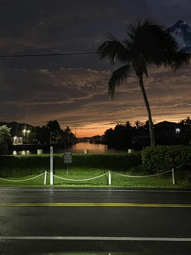 1021 Hillsboro Mile Lighthouse Point FL 33064