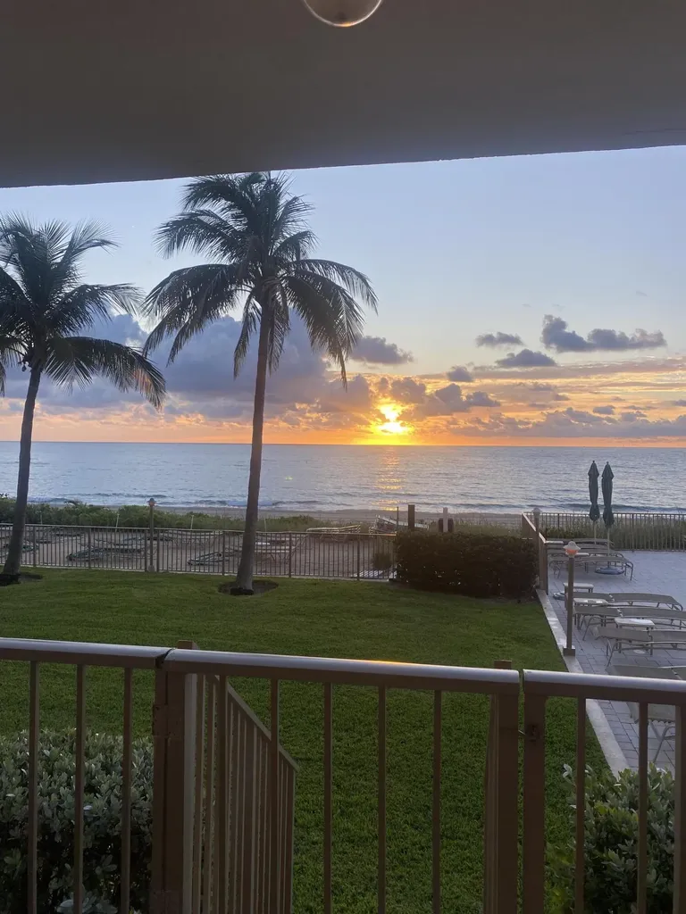 1021 Hillsboro Mile Lighthouse Point FL 33064
