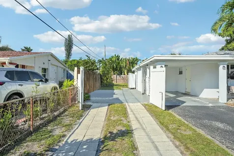 5081 SW 9th Court Plantation FL 33317