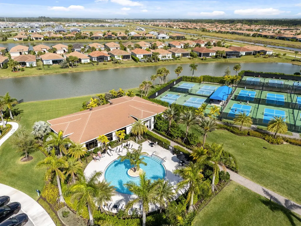 8688 SW Cantante Way Port St Lucie FL 34987
