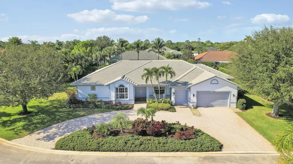 7760 SE Manhasset Place Hobe Sound FL 33455