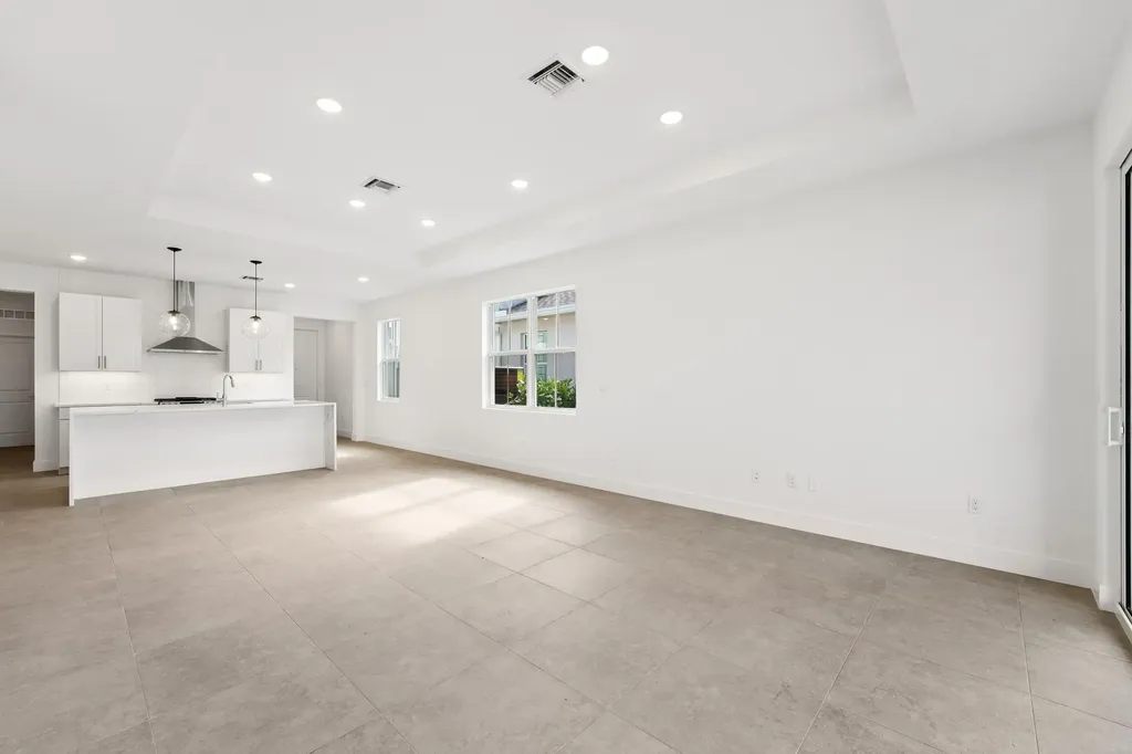 6196 NW Tuckaway Avenue Port St Lucie FL 34987